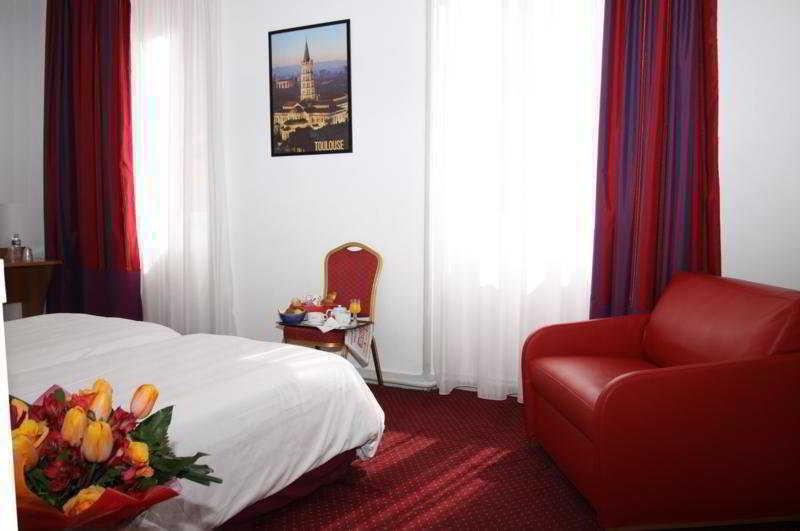 Le Clocher De Rodez Centre Gare Toulouse Rum bild